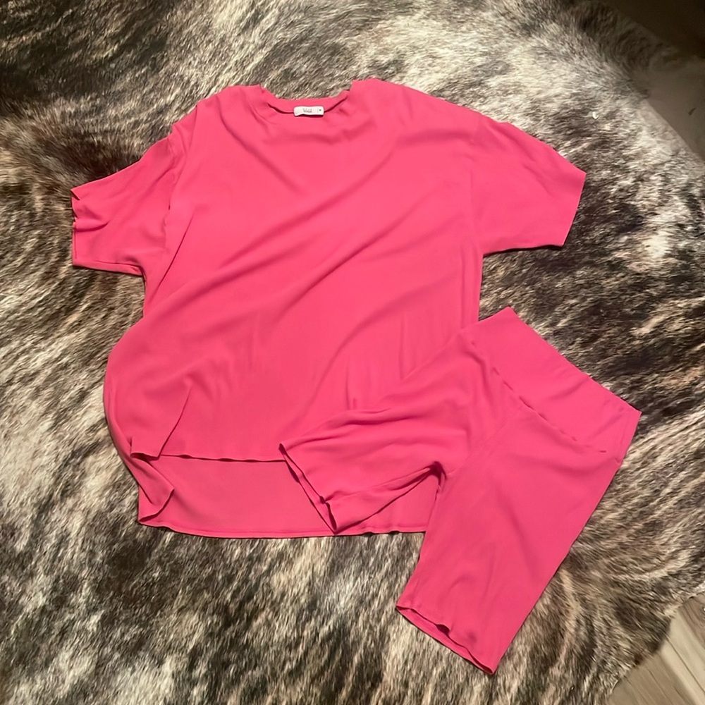 Talulah matching set biker short and shirt